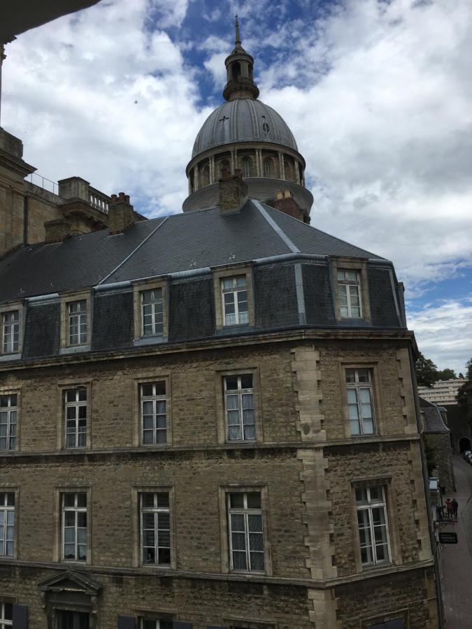 Ferienwohnung Au Coeur Des Remparts Boulogne-sur-Mer Exterior foto